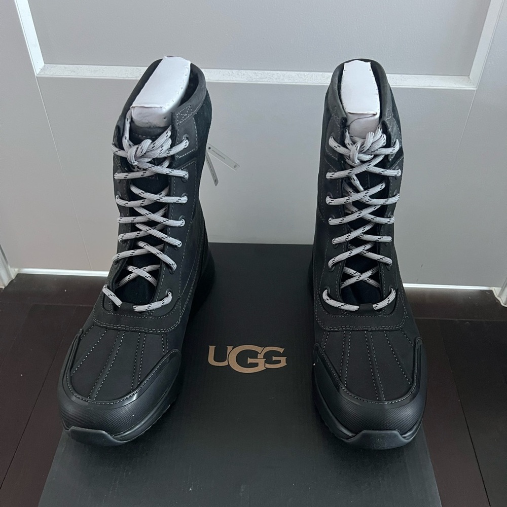 Ugg boots - Men’s sz 8 - BNIB